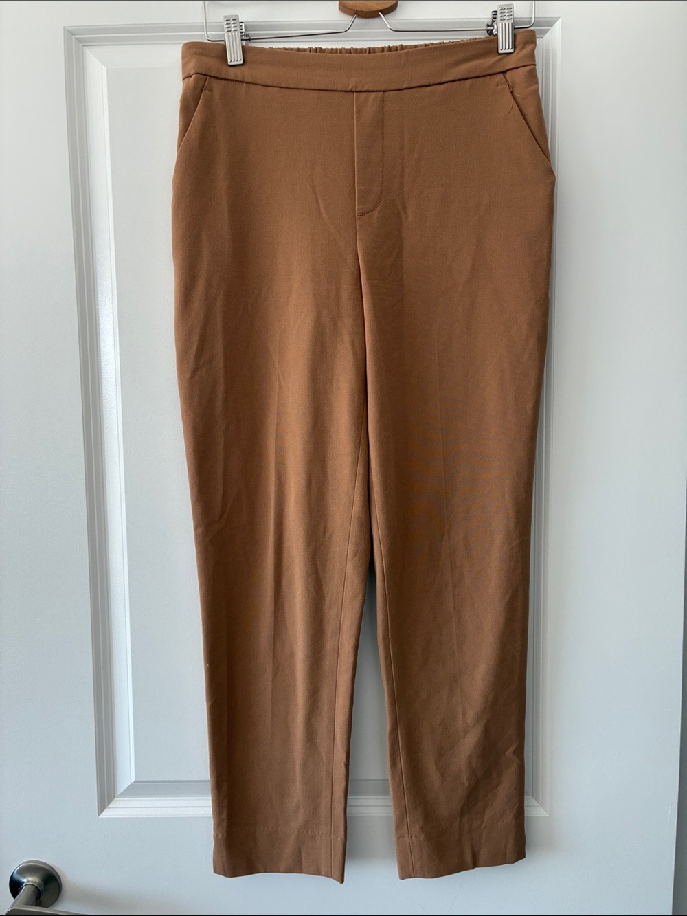 Banana Republic Size 6 Pull-On Tapered Ankle Pant - Camel
